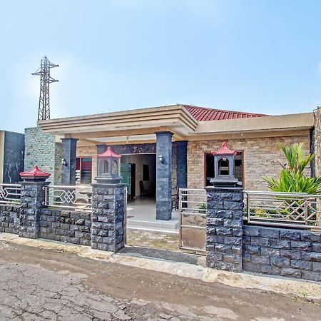 Oyo 91353 Hotel Surya Andesa Klaten Eksteriør bilde