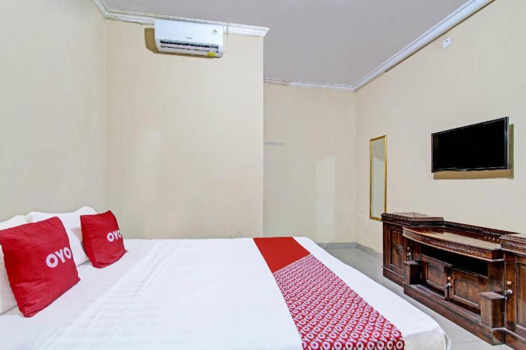 Oyo 91353 Hotel Surya Andesa Klaten Eksteriør bilde