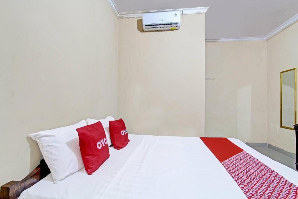 Oyo 91353 Hotel Surya Andesa Klaten Eksteriør bilde